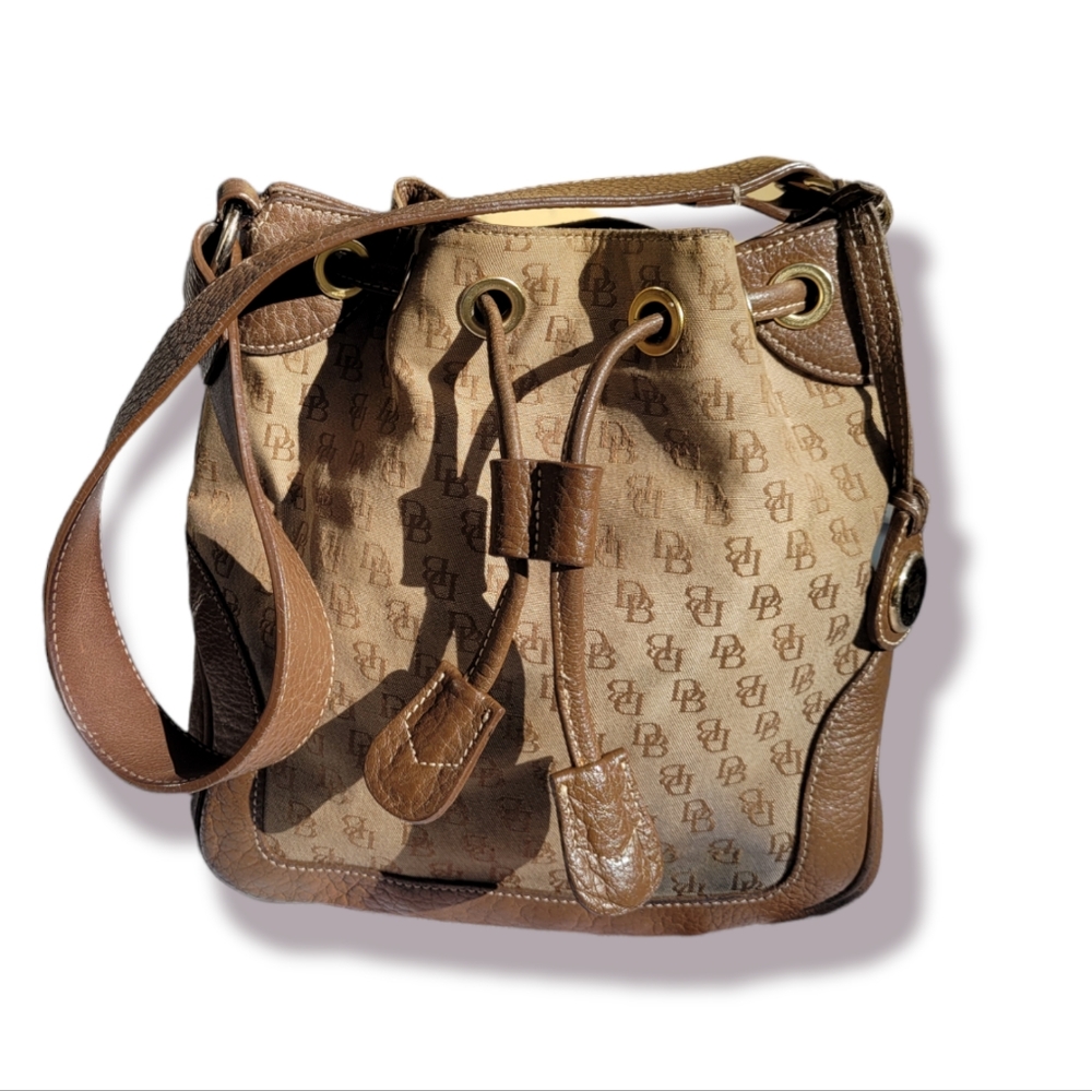 Dooney & Bourke Vintage Tan Drawstring Bucket Shoulder Bag - Picture 16 of 16